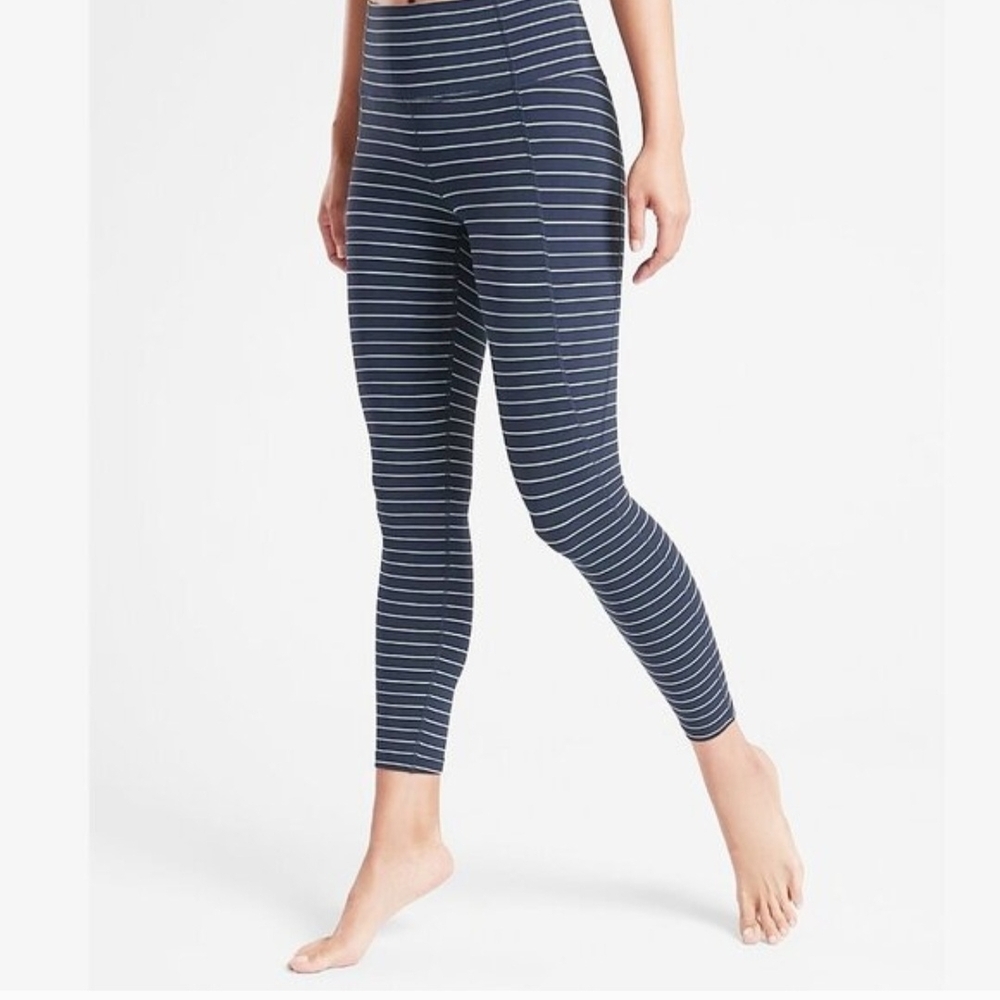 Athleta Dark Navy Blue and White Striped Contender 7/8 Leggings Size Small